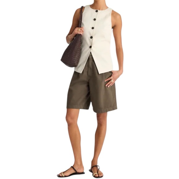 Madewell Crewneck Cutaway Vest in Vintage Ivory  Drapey Twill - Picture 2 of 8